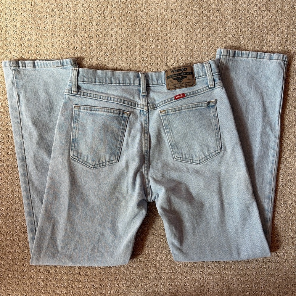 Light Wash Vintage Wrangler Straight-Leg Jeans